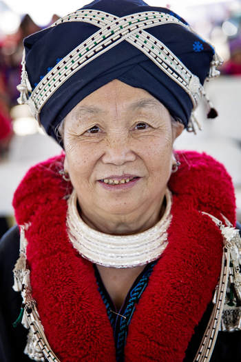 Vietnamese woman with hat 